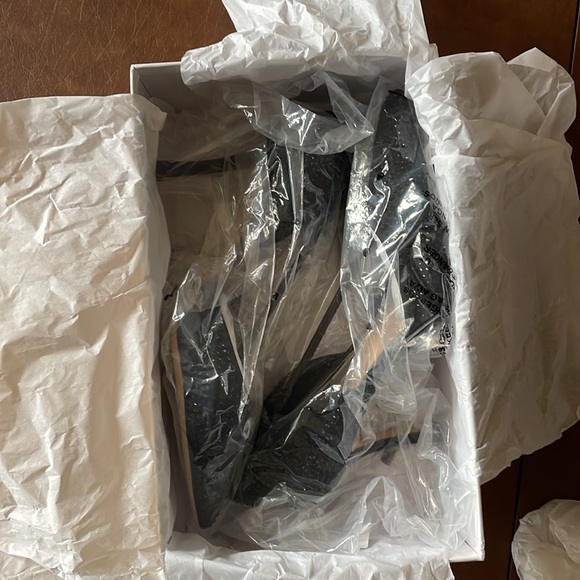 Via Spiga embellished satin d’Orsay pump, black 3.5”heel 9.5M 39.5 - Picture 12 of 12